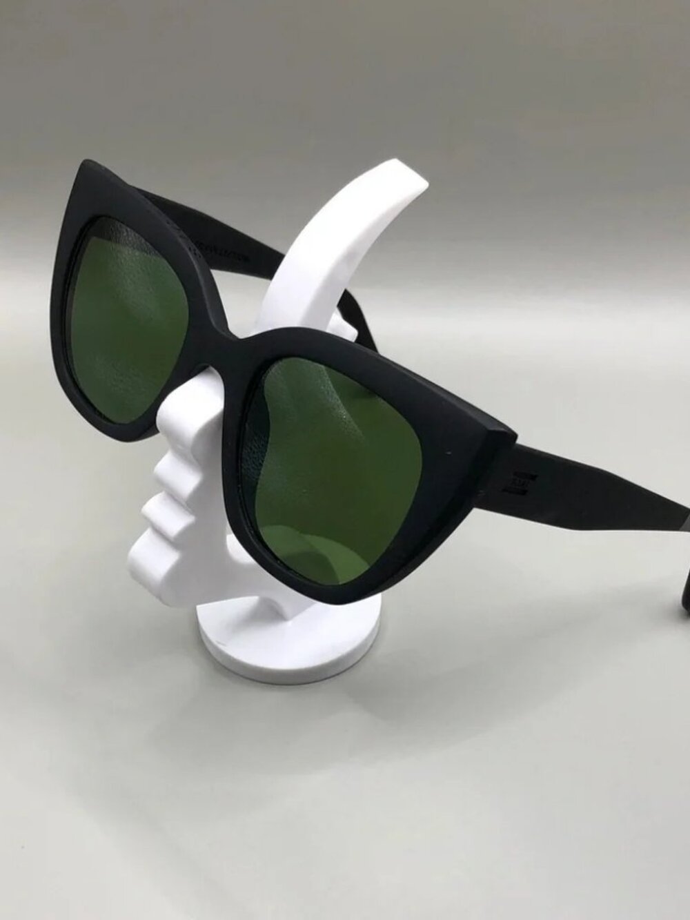 Tom's Traveler Collection Sunglasses Sydney Matte Black Olive Lenses